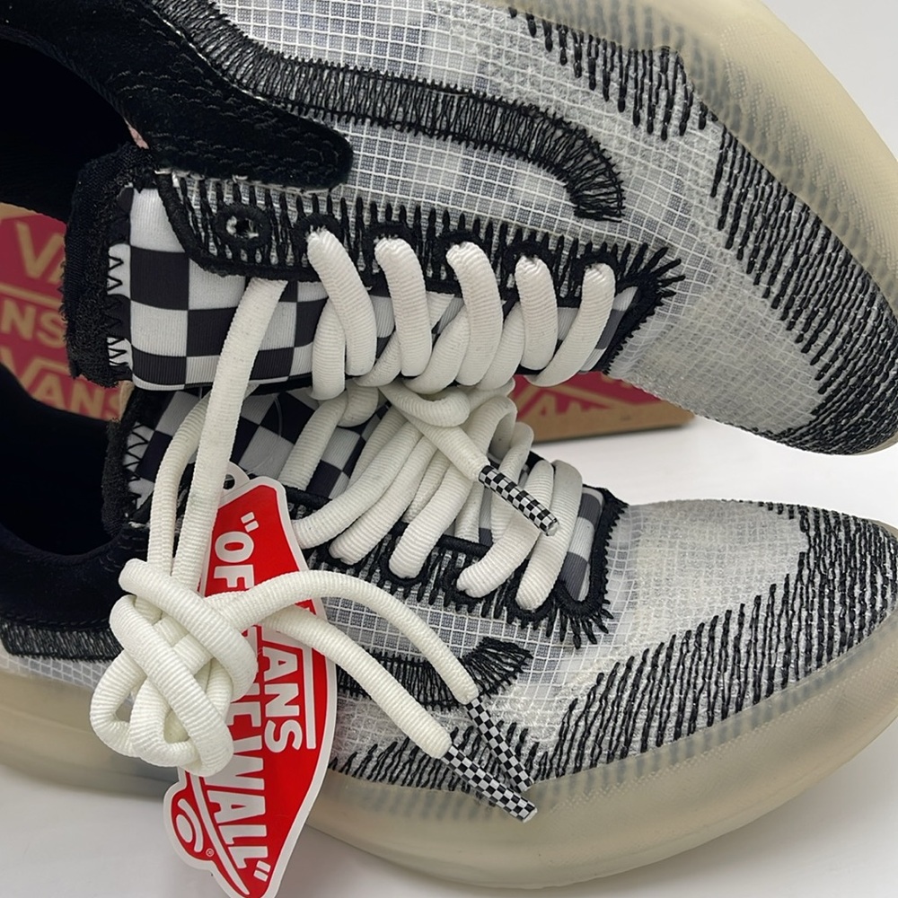 Vans WMNS Ultimatewaffle Checkers White/Black
VN0007NJYB2 Sneakers - Picture 15 of 16